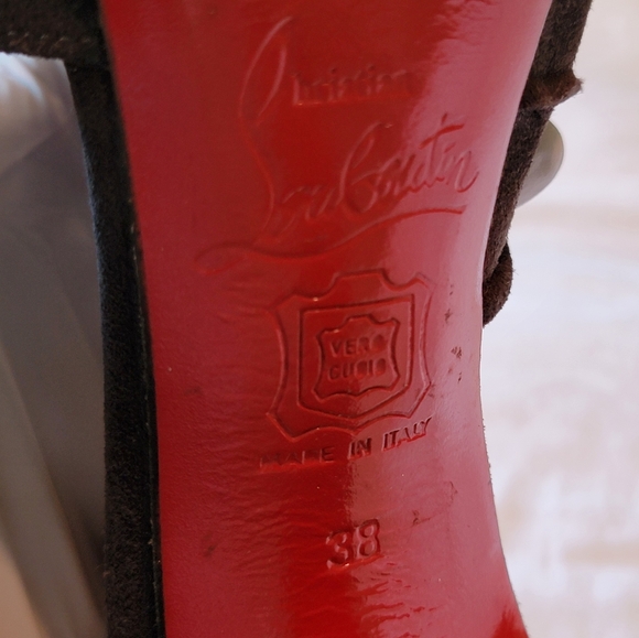 👠Christian Louboutin Suede D'Orsay size 38 like new❣️ - Picture 6 of 17